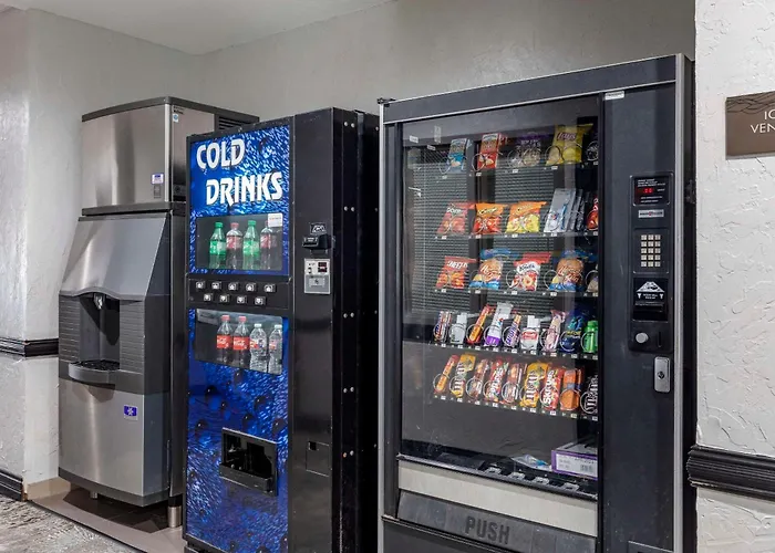 Quality Inn & Suites I-35 / Walnut Hill