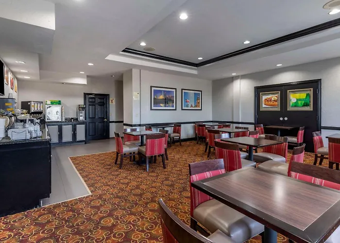 Quality Inn & Suites I-35 / Walnut Hill